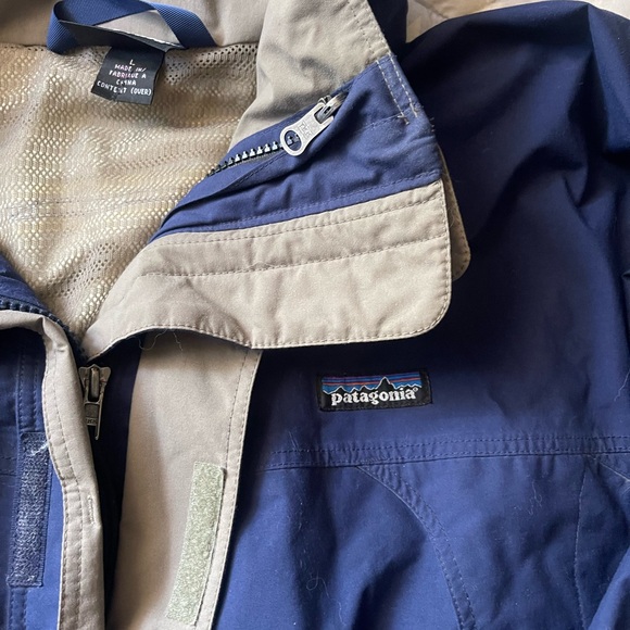 Patagonia Jacket with foldable hood - Picture 3 of 4